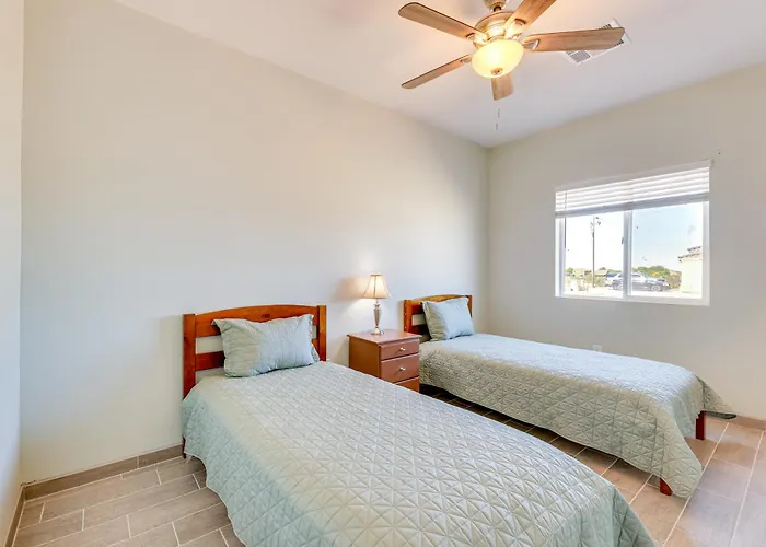 Mtn Views: Spacious Family In Casa Grande!